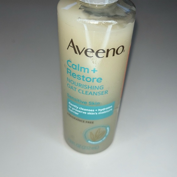 aveeno Other - Aveeno calm & restore nourishing oat cleanser New